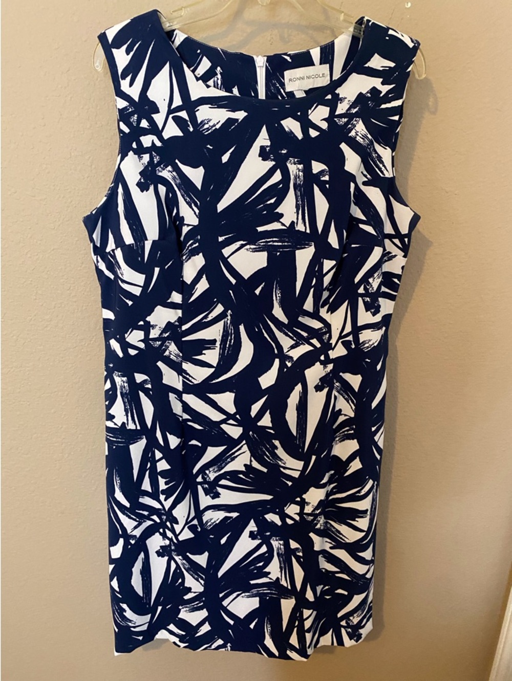 Ronni Nicole Navy and White Abstract Print Sheath Dress